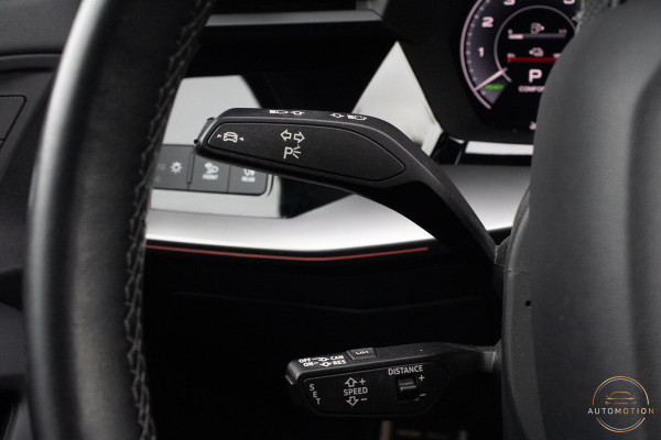 Audi A3 Sportback 40 TFSIe S Comp. S3 PANO B&O S line Camera Dode hoek Audi A3 Sportback 40 TFSIe S Comp. S3 PANO B&O S line Camera Dode hoek