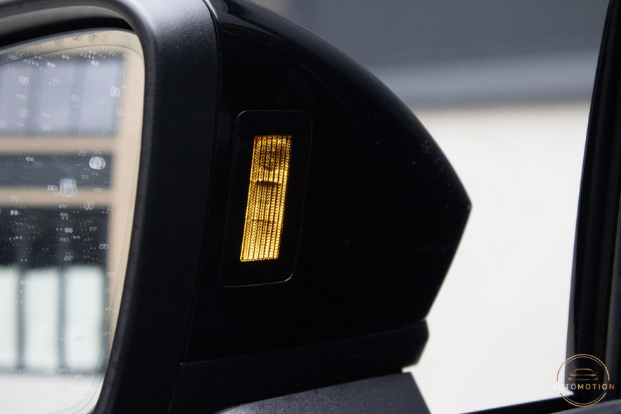 Audi A3 Sportback 40 TFSIe S Comp. S3 PANO B&O S line Camera Dode hoek Audi A3 Sportback 40 TFSIe S Comp. S3 PANO B&O S line Camera Dode hoek