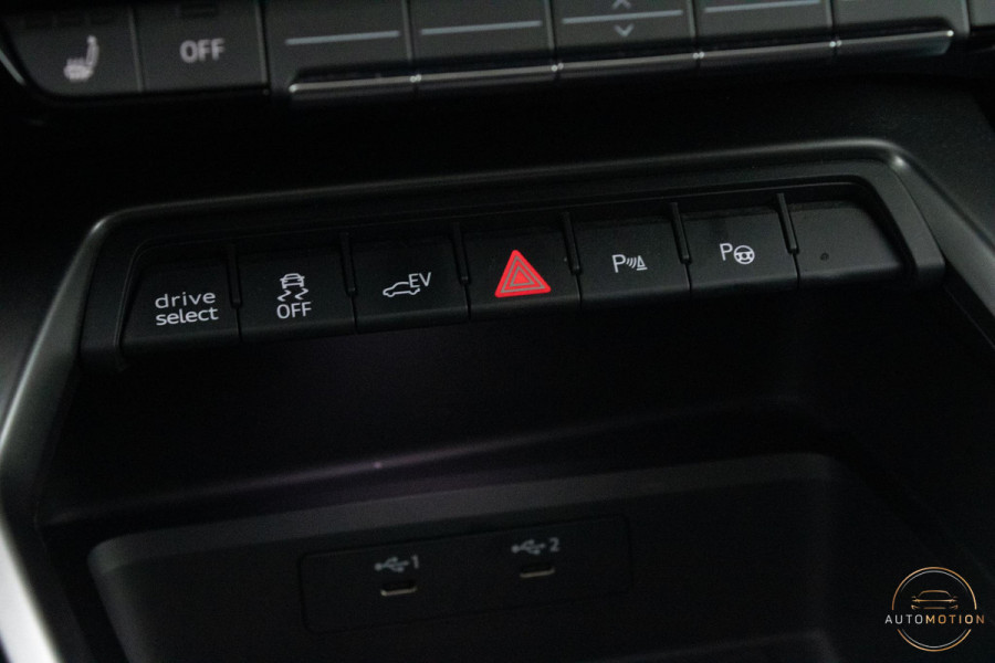 Audi A3 Sportback 40 TFSIe S Comp. S3 PANO B&O S line Camera Dode hoek Audi A3 Sportback 40 TFSIe S Comp. S3 PANO B&O S line Camera Dode hoek