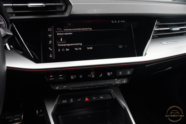 Audi A3 Sportback 40 TFSIe S Comp. S3 PANO B&O S line Camera Dode hoek Audi A3 Sportback 40 TFSIe S Comp. S3 PANO B&O S line Camera Dode hoek