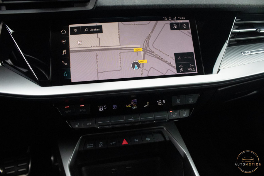 Audi A3 Sportback 40 TFSIe S Comp. S3 PANO B&O S line Camera Dode hoek Audi A3 Sportback 40 TFSIe S Comp. S3 PANO B&O S line Camera Dode hoek