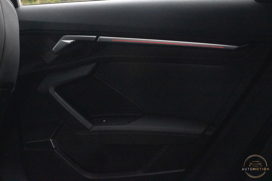 Audi A3 Sportback 40 TFSIe S Comp. S3 PANO B&O S line Camera Dode hoek Audi A3 Sportback 40 TFSIe S Comp. S3 PANO B&O S line Camera Dode hoek