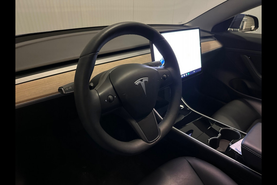 Tesla Model 3 Standard RWD Plus 60 kWh Tesla Model 3 Standard RWD Plus 60 kWh