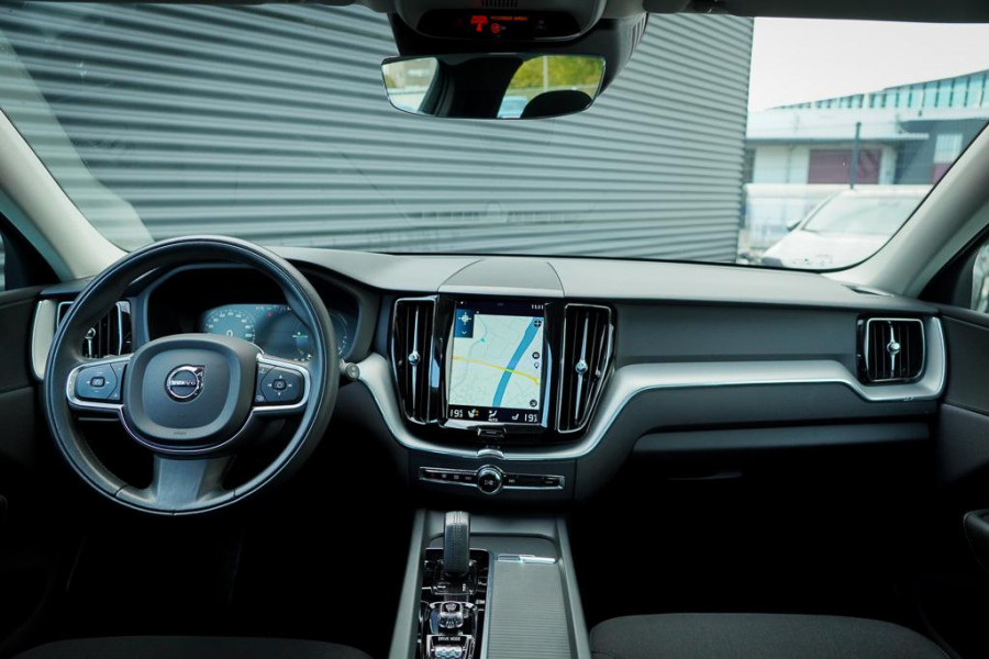 Volvo XC60 2.0 Recharge T6 AWD R-Design / Pano / Trekhaak / Adaptive Cruise Volvo XC60 2.0 Recharge T6 AWD R-Design / Pano / Trekhaak / Adaptive Cruise