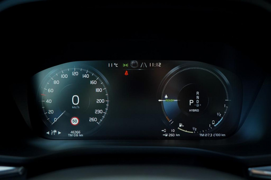 Volvo XC60 2.0 Recharge T6 AWD R-Design / Pano / Trekhaak / Adaptive Cruise Volvo XC60 2.0 Recharge T6 AWD R-Design / Pano / Trekhaak / Adaptive Cruise