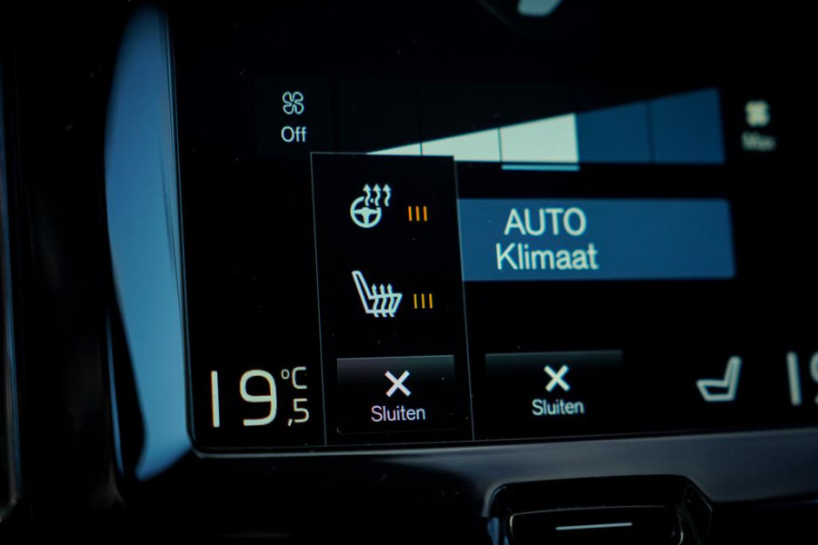 Volvo XC60 2.0 Recharge T6 AWD R-Design / Pano / Trekhaak / Adaptive Cruise Volvo XC60 2.0 Recharge T6 AWD R-Design / Pano / Trekhaak / Adaptive Cruise