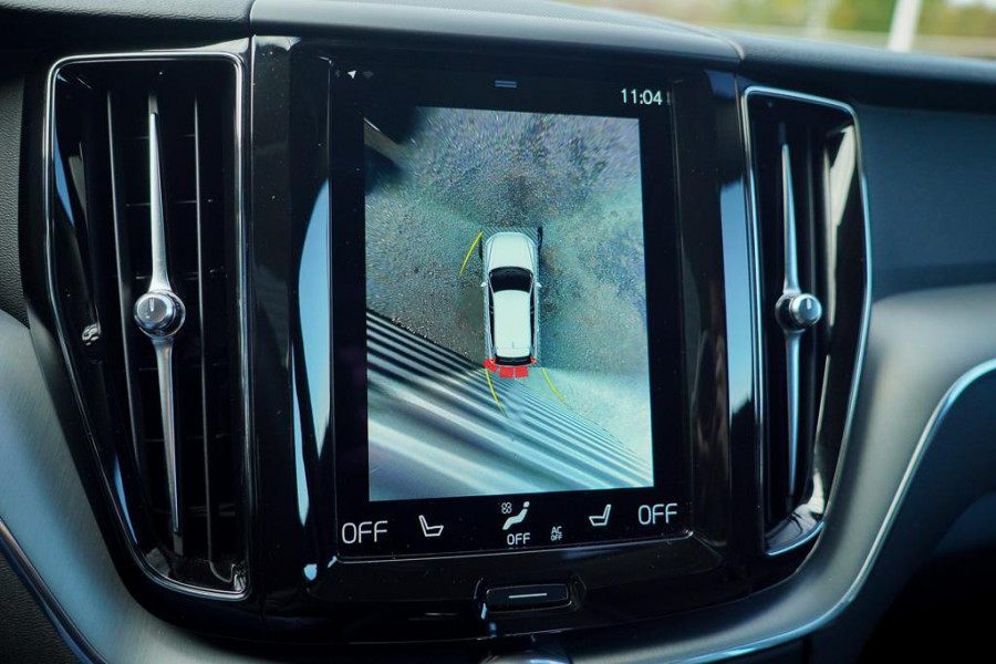 Volvo XC60 2.0 Recharge T6 AWD R-Design / Pano / Trekhaak / Adaptive Cruise Volvo XC60 2.0 Recharge T6 AWD R-Design / Pano / Trekhaak / Adaptive Cruise