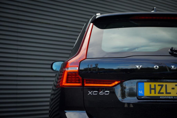 Volvo XC60 2.0 Recharge T6 AWD R-Design / Pano / Trekhaak / Adaptive Cruise Volvo XC60 2.0 Recharge T6 AWD R-Design / Pano / Trekhaak / Adaptive Cruise