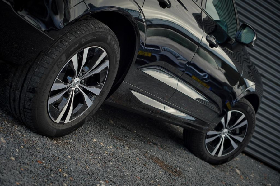 Volvo XC60 2.0 Recharge T6 AWD R-Design / Pano / Trekhaak / Adaptive Cruise Volvo XC60 2.0 Recharge T6 AWD R-Design / Pano / Trekhaak / Adaptive Cruise