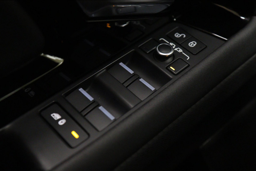Land Rover Range Rover Evoque 2.0 P200 AWD SE R-Dinamic Pano/HUD/MERIDIAN/STOELV/DEALEROND/VOL Land Rover Range Rover Evoque 2.0 P200 AWD SE R-Dinamic Pano/HUD/MERIDIAN/STOELV/DEALEROND/VOL