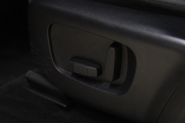 Land Rover Range Rover Evoque 2.0 P200 AWD SE R-Dinamic Pano/HUD/MERIDIAN/STOELV/DEALEROND/VOL Land Rover Range Rover Evoque 2.0 P200 AWD SE R-Dinamic Pano/HUD/MERIDIAN/STOELV/DEALEROND/VOL