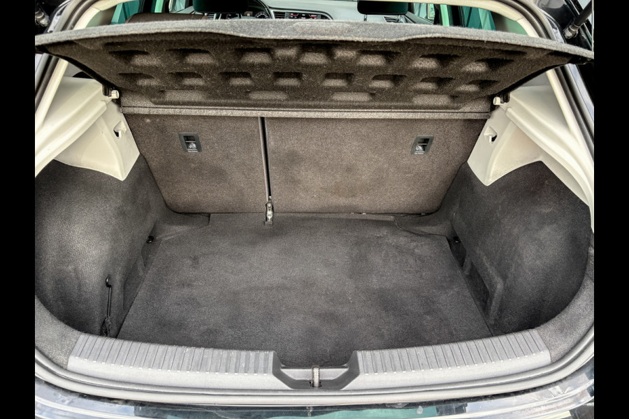 Seat Leon 1.0 EcoTSI Style Business Intense | Stoelverw. | Parkeersensoren V&A | Prijs Rijklaar!! Seat Leon 1.0 EcoTSI Style Business Intense | Stoelverw. | Parkeersensoren V&A | Prijs Rijklaar!!