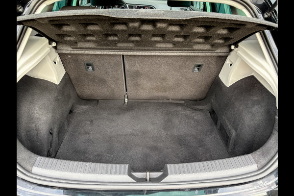Seat Leon 1.0 EcoTSI Style Business Intense | Stoelverw. | Parkeersensoren V&A | Prijs Rijklaar!! Seat Leon 1.0 EcoTSI Style Business Intense | Stoelverw. | Parkeersensoren V&A | Prijs Rijklaar!!