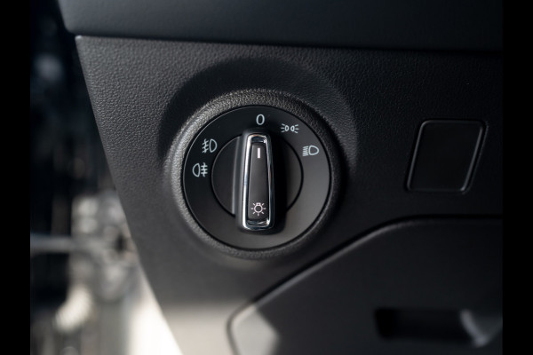 Seat Leon 1.0 EcoTSI Style Business Intense | Stoelverw. | Parkeersensoren V&A | Prijs Rijklaar!! Seat Leon 1.0 EcoTSI Style Business Intense | Stoelverw. | Parkeersensoren V&A | Prijs Rijklaar!!