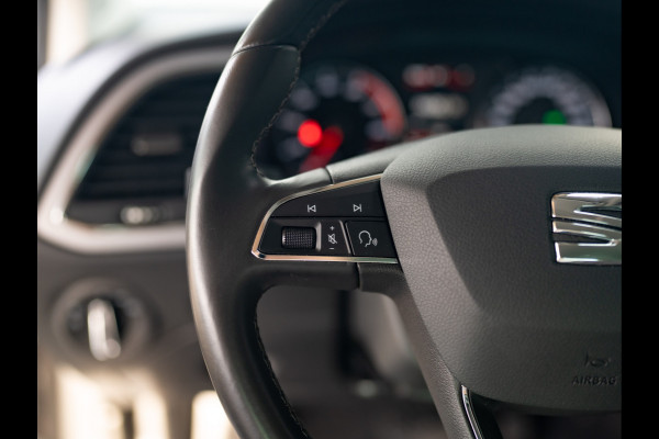 Seat Leon 1.0 EcoTSI Style Business Intense | Stoelverw. | Parkeersensoren V&A | Prijs Rijklaar!! Seat Leon 1.0 EcoTSI Style Business Intense | Stoelverw. | Parkeersensoren V&A | Prijs Rijklaar!!