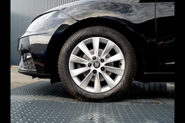 Seat Leon 1.0 EcoTSI Style Business Intense | Stoelverw. | Parkeersensoren V&A | Prijs Rijklaar!! Seat Leon 1.0 EcoTSI Style Business Intense | Stoelverw. | Parkeersensoren V&A | Prijs Rijklaar!!