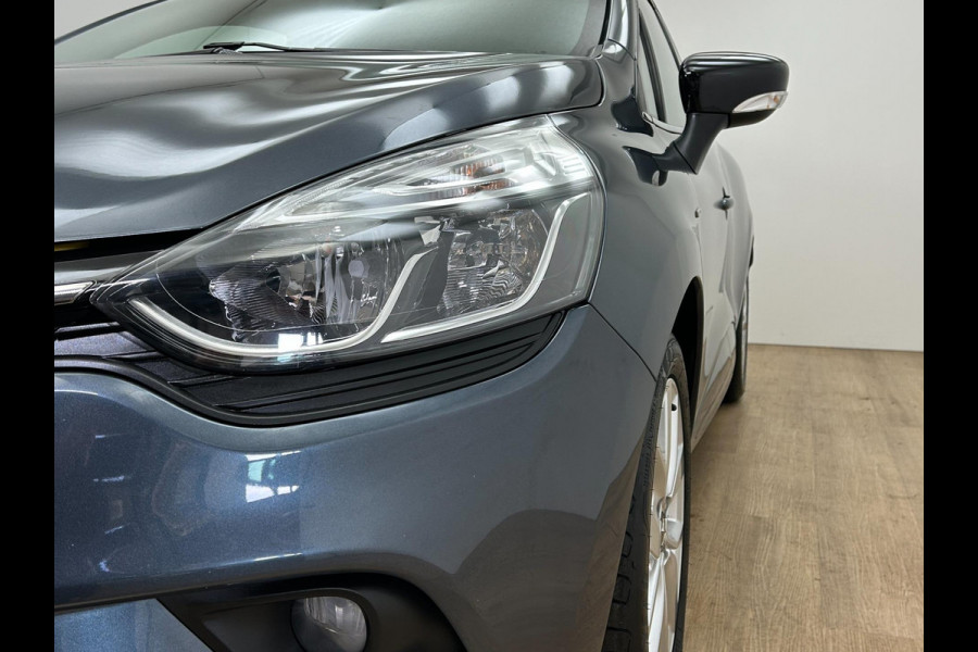 Renault Clio Occasion 0.9 TCe Limited | Grijs | Airco | Tweedehands Renault Clio | Cruisecontrol | Bluetooth Renault Clio Occasion 0.9 TCe Limited | Grijs | Airco | Tweedehands Renault Clio | Cruisecontrol | Bluetooth