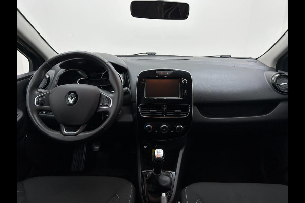 Renault Clio Occasion 0.9 TCe Limited | Grijs | Airco | Tweedehands Renault Clio | Cruisecontrol | Bluetooth Renault Clio Occasion 0.9 TCe Limited | Grijs | Airco | Tweedehands Renault Clio | Cruisecontrol | Bluetooth
