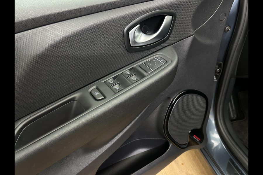 Renault Clio Occasion 0.9 TCe Limited | Grijs | Airco | Tweedehands Renault Clio | Cruisecontrol | Bluetooth Renault Clio Occasion 0.9 TCe Limited | Grijs | Airco | Tweedehands Renault Clio | Cruisecontrol | Bluetooth