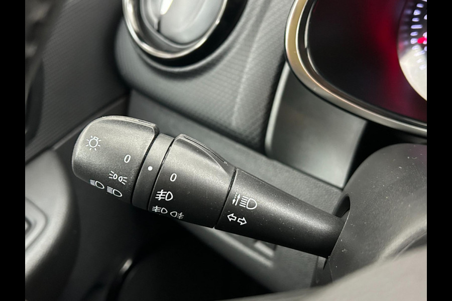 Renault Clio Occasion 0.9 TCe Limited | Grijs | Airco | Tweedehands Renault Clio | Cruisecontrol | Bluetooth Renault Clio Occasion 0.9 TCe Limited | Grijs | Airco | Tweedehands Renault Clio | Cruisecontrol | Bluetooth