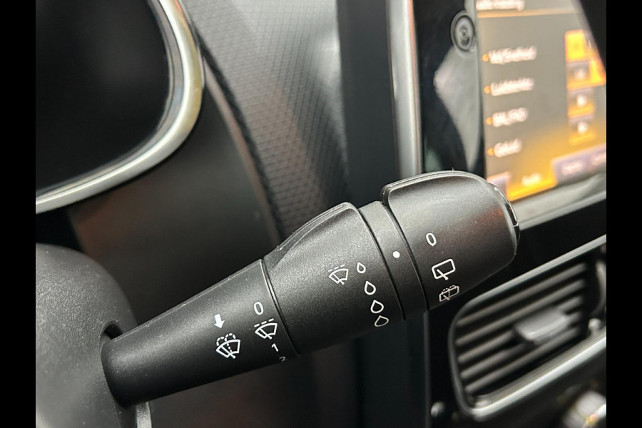 Renault Clio Occasion 0.9 TCe Limited | Grijs | Airco | Tweedehands Renault Clio | Cruisecontrol | Bluetooth Renault Clio Occasion 0.9 TCe Limited | Grijs | Airco | Tweedehands Renault Clio | Cruisecontrol | Bluetooth