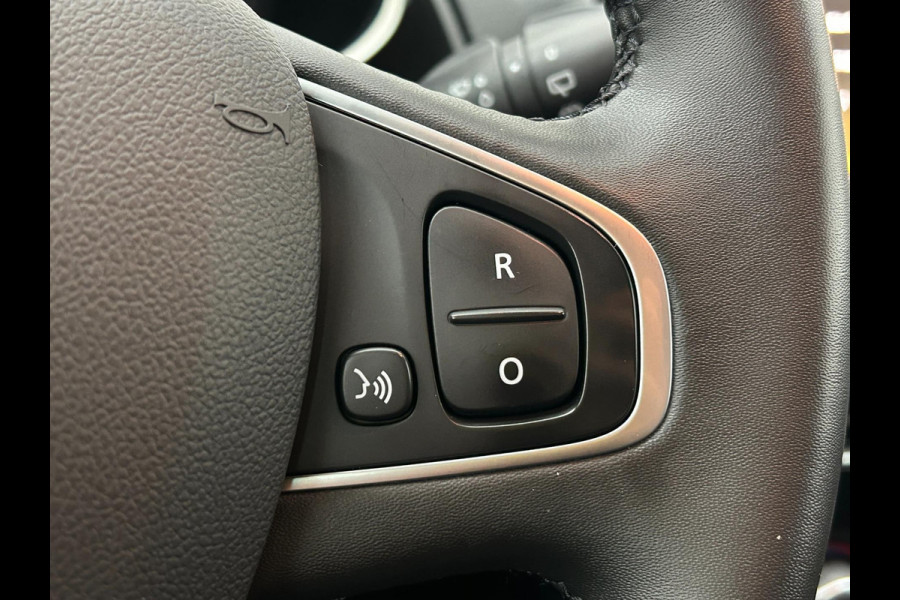 Renault Clio Occasion 0.9 TCe Limited | Grijs | Airco | Tweedehands Renault Clio | Cruisecontrol | Bluetooth Renault Clio Occasion 0.9 TCe Limited | Grijs | Airco | Tweedehands Renault Clio | Cruisecontrol | Bluetooth