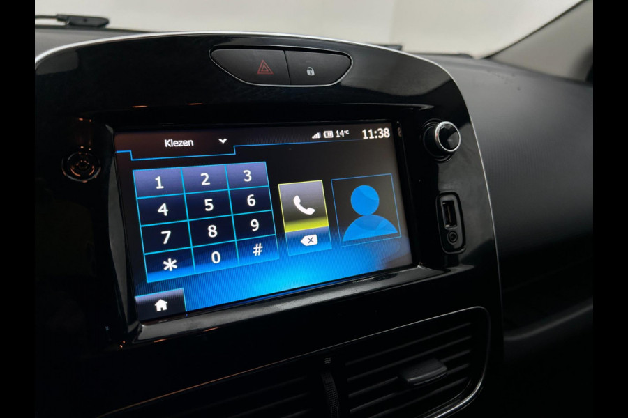 Renault Clio Occasion 0.9 TCe Limited | Grijs | Airco | Tweedehands Renault Clio | Cruisecontrol | Bluetooth Renault Clio Occasion 0.9 TCe Limited | Grijs | Airco | Tweedehands Renault Clio | Cruisecontrol | Bluetooth