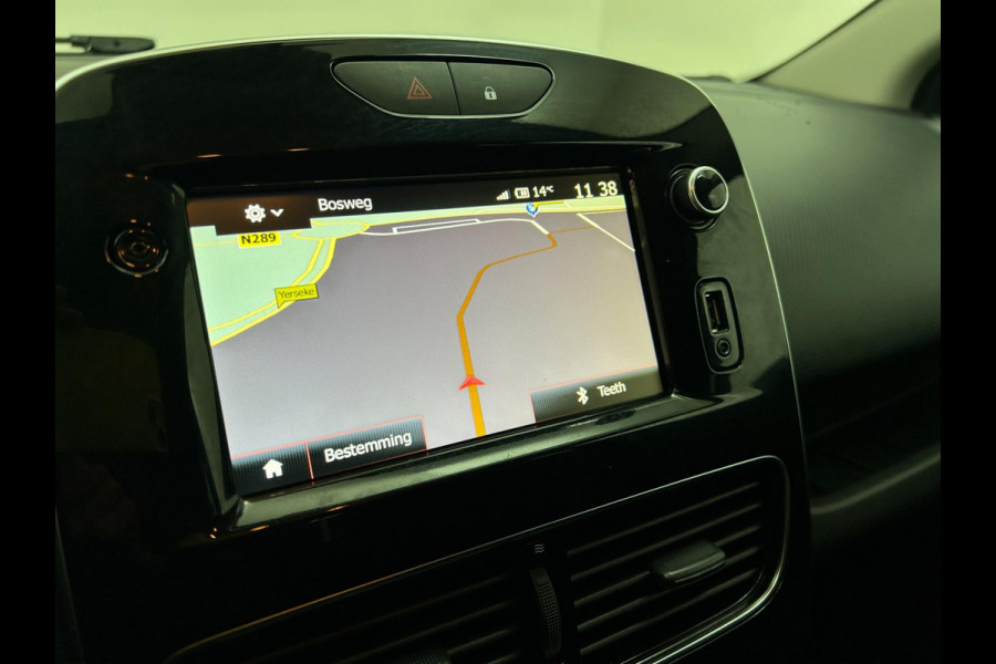 Renault Clio Occasion 0.9 TCe Limited | Grijs | Airco | Tweedehands Renault Clio | Cruisecontrol | Bluetooth Renault Clio Occasion 0.9 TCe Limited | Grijs | Airco | Tweedehands Renault Clio | Cruisecontrol | Bluetooth