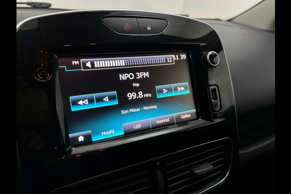 Renault Clio Occasion 0.9 TCe Limited | Grijs | Airco | Tweedehands Renault Clio | Cruisecontrol | Bluetooth Renault Clio Occasion 0.9 TCe Limited | Grijs | Airco | Tweedehands Renault Clio | Cruisecontrol | Bluetooth