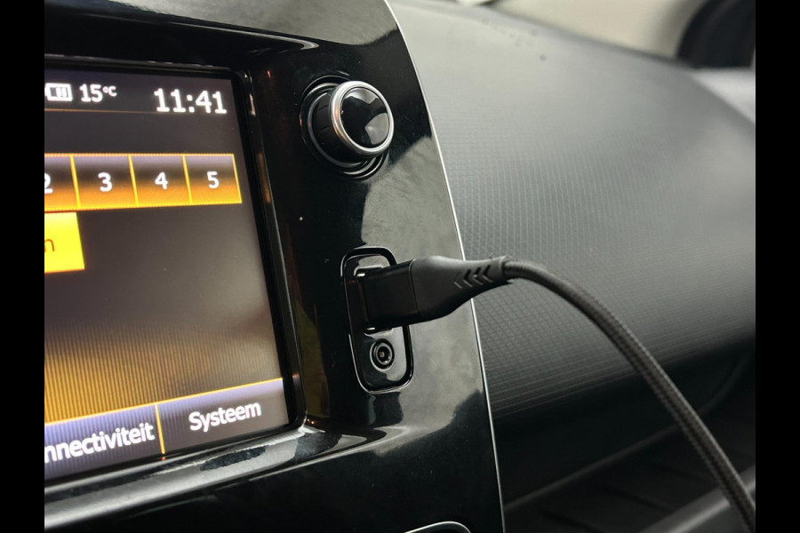 Renault Clio Occasion 0.9 TCe Limited | Grijs | Airco | Tweedehands Renault Clio | Cruisecontrol | Bluetooth Renault Clio Occasion 0.9 TCe Limited | Grijs | Airco | Tweedehands Renault Clio | Cruisecontrol | Bluetooth