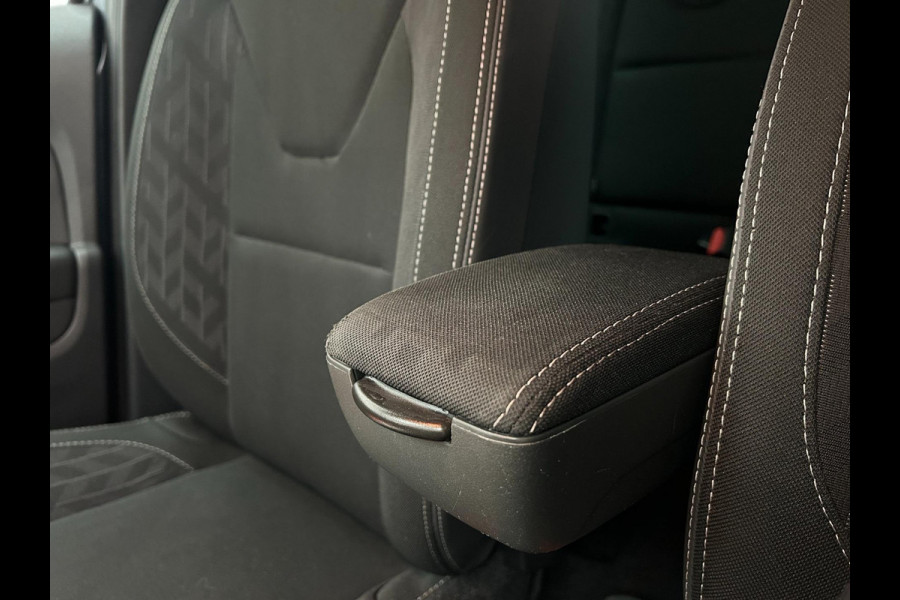 Renault Clio Occasion 0.9 TCe Limited | Grijs | Airco | Tweedehands Renault Clio | Cruisecontrol | Bluetooth Renault Clio Occasion 0.9 TCe Limited | Grijs | Airco | Tweedehands Renault Clio | Cruisecontrol | Bluetooth