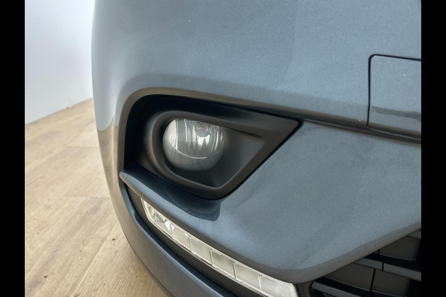 Renault Clio Occasion 0.9 TCe Limited | Grijs | Airco | Tweedehands Renault Clio | Cruisecontrol | Bluetooth Renault Clio Occasion 0.9 TCe Limited | Grijs | Airco | Tweedehands Renault Clio | Cruisecontrol | Bluetooth