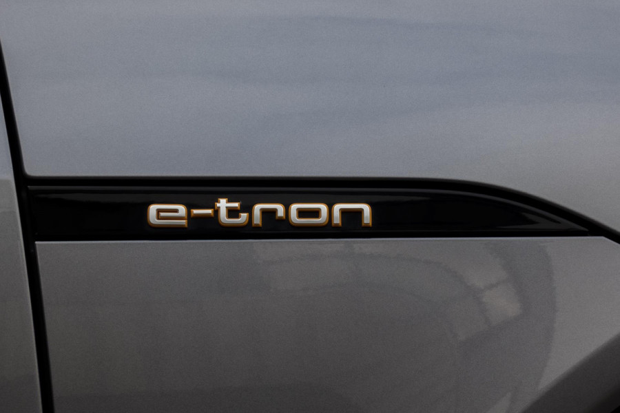 Audi e-tron E-tron 55 quattro advanced 95 kWh | S-LINE INTERIEUR | STOELVERWARMING | ELEKTRISCH VERSTELBARE STOELEN | MEMORY Audi e-tron E-tron 55 quattro advanced 95 kWh | S-LINE INTERIEUR | STOELVERWARMING | ELEKTRISCH VERSTELBARE STOELEN | MEMORY