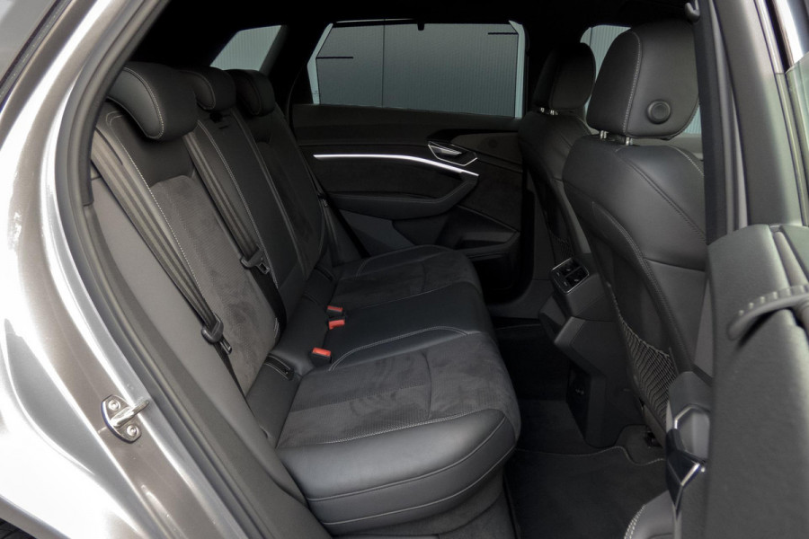 Audi e-tron E-tron 55 quattro advanced 95 kWh | S-LINE INTERIEUR | STOELVERWARMING | ELEKTRISCH VERSTELBARE STOELEN | MEMORY Audi e-tron E-tron 55 quattro advanced 95 kWh | S-LINE INTERIEUR | STOELVERWARMING | ELEKTRISCH VERSTELBARE STOELEN | MEMORY