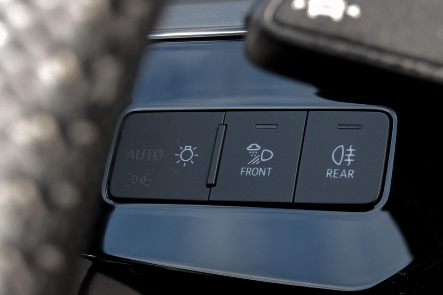 Audi e-tron E-tron 55 quattro advanced 95 kWh | S-LINE INTERIEUR | STOELVERWARMING | ELEKTRISCH VERSTELBARE STOELEN | MEMORY Audi e-tron E-tron 55 quattro advanced 95 kWh | S-LINE INTERIEUR | STOELVERWARMING | ELEKTRISCH VERSTELBARE STOELEN | MEMORY