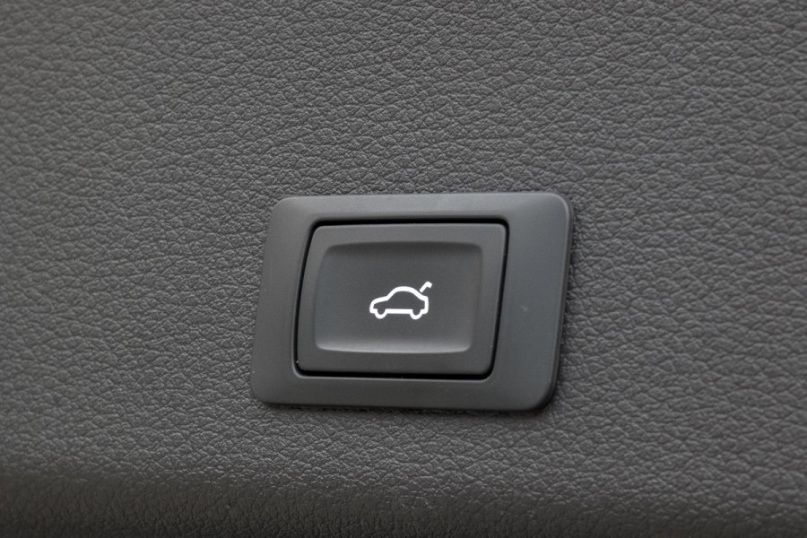 Audi e-tron E-tron 55 quattro advanced 95 kWh | S-LINE INTERIEUR | STOELVERWARMING | ELEKTRISCH VERSTELBARE STOELEN | MEMORY Audi e-tron E-tron 55 quattro advanced 95 kWh | S-LINE INTERIEUR | STOELVERWARMING | ELEKTRISCH VERSTELBARE STOELEN | MEMORY