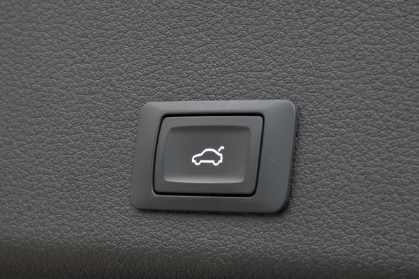Audi e-tron E-tron 55 quattro advanced 95 kWh | S-LINE INTERIEUR | STOELVERWARMING | ELEKTRISCH VERSTELBARE STOELEN | MEMORY Audi e-tron E-tron 55 quattro advanced 95 kWh | S-LINE INTERIEUR | STOELVERWARMING | ELEKTRISCH VERSTELBARE STOELEN | MEMORY