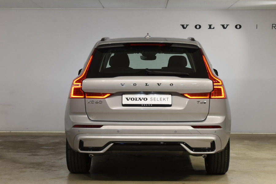 Volvo XC60 T6 350PK Automaat AWD Ultra Dark / Navigatie / 360 Camera / Head Up-Display / Panorama Dak / LM Velgen / Trekhaak Volvo XC60 T6 350PK Automaat AWD Ultra Dark / Navigatie / 360 Camera / Head Up-Display / Panorama Dak / LM Velgen / Trekhaak