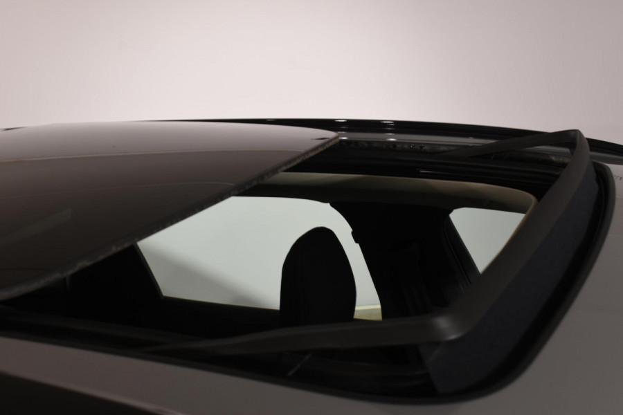 Volvo XC60 T6 350PK Automaat AWD Ultra Dark / Navigatie / 360 Camera / Head Up-Display / Panorama Dak / LM Velgen / Trekhaak Volvo XC60 T6 350PK Automaat AWD Ultra Dark / Navigatie / 360 Camera / Head Up-Display / Panorama Dak / LM Velgen / Trekhaak