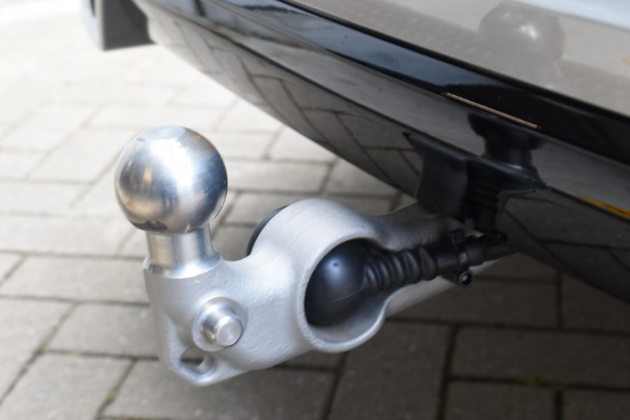 Volvo XC60 T6 350PK Automaat AWD Ultra Dark / Navigatie / 360 Camera / Head Up-Display / Panorama Dak / LM Velgen / Trekhaak Volvo XC60 T6 350PK Automaat AWD Ultra Dark / Navigatie / 360 Camera / Head Up-Display / Panorama Dak / LM Velgen / Trekhaak