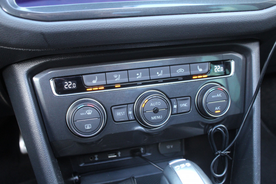 Volkswagen Tiguan 2.0 TSI 221pk 4Motion R Line NL-Auto NAP Panoramadak Clima Cruise Navi Carplay 360 Camera Leder HUD 20"LMV