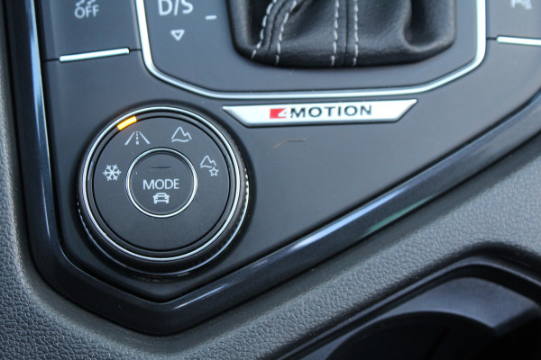 Volkswagen Tiguan 2.0 TSI 221pk 4Motion R Line NL-Auto NAP Panoramadak Clima Cruise Navi Carplay 360 Camera Leder HUD 20"LMV