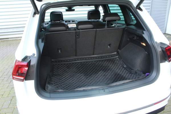 Volkswagen Tiguan 2.0 TSI 221pk 4Motion R Line NL-Auto NAP Panoramadak Clima Cruise Navi Carplay 360 Camera Leder HUD 20"LMV