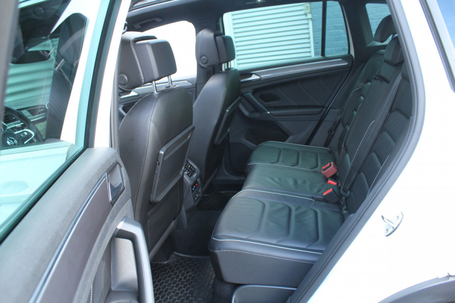 Volkswagen Tiguan 2.0 TSI 221pk 4Motion R Line NL-Auto NAP Panoramadak Clima Cruise Navi Carplay 360 Camera Leder HUD 20"LMV