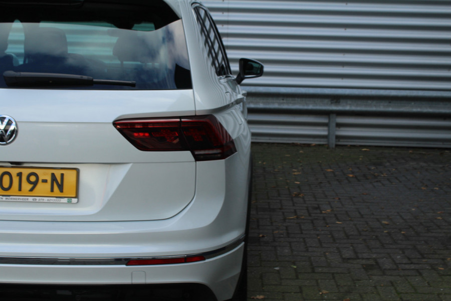 Volkswagen Tiguan 2.0 TSI 221pk 4Motion R Line NL-Auto NAP Panoramadak Clima Cruise Navi Carplay 360 Camera Leder HUD 20"LMV