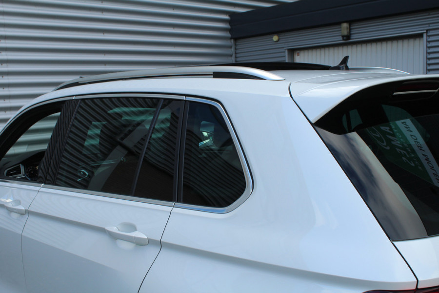 Volkswagen Tiguan 2.0 TSI 221pk 4Motion R Line NL-Auto NAP Panoramadak Clima Cruise Navi Carplay 360 Camera Leder HUD 20"LMV