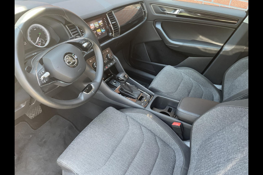 Škoda Kodiaq 1.5 TSI 150pk DSG Style 7p. | Navigatie | Apple Carplay/Android Auto | Adaptive Cruise Control | Parkeersensor achter | Stoel- en stuurverwarming | Ledverlichting | Getinte ramen | Climate Control Škoda Kodiaq 1.5 TSI 150pk DSG Style 7p. | Navigatie | Apple Carplay/Android Auto | Adaptive Cruise Control | Parkeersensor achter | Stoel- en stuurverwarming | Ledverlichting | Getinte ramen | Climate Control
