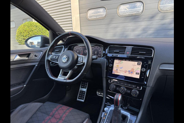 Volkswagen Golf 2.0 TSI GTI TCR | Panoramadak | Camera | Dynaudio | Adaptive Cruise Control | Navigatie | Volkswagen Golf 2.0 TSI GTI TCR | Panoramadak | Camera | Dynaudio | Adaptive Cruise Control | Navigatie |