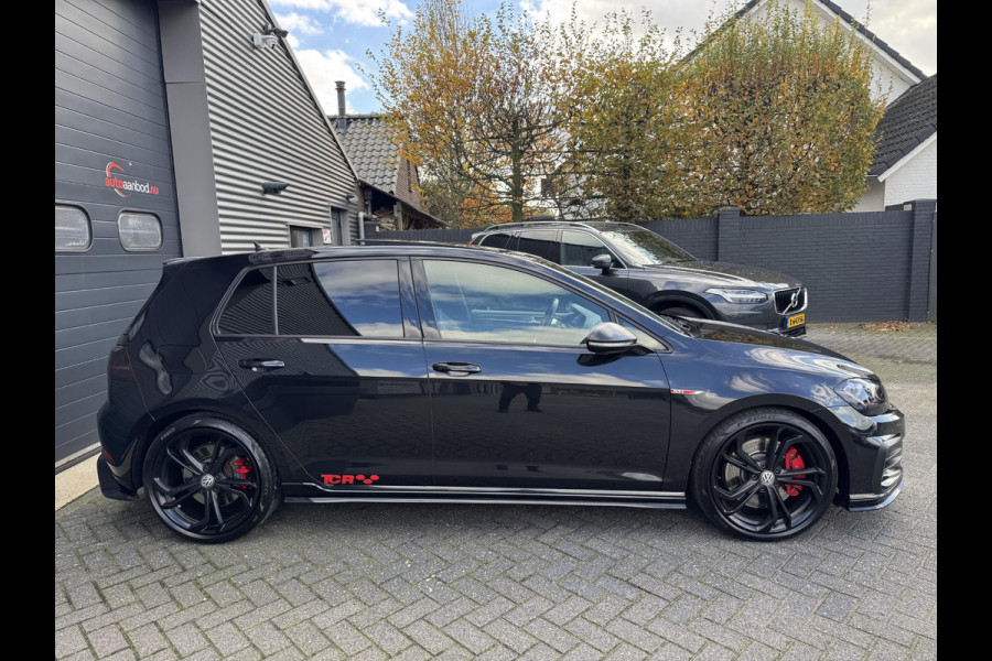 Volkswagen Golf 2.0 TSI GTI TCR | Panoramadak | Camera | Dynaudio | Adaptive Cruise Control | Navigatie | Volkswagen Golf 2.0 TSI GTI TCR | Panoramadak | Camera | Dynaudio | Adaptive Cruise Control | Navigatie |