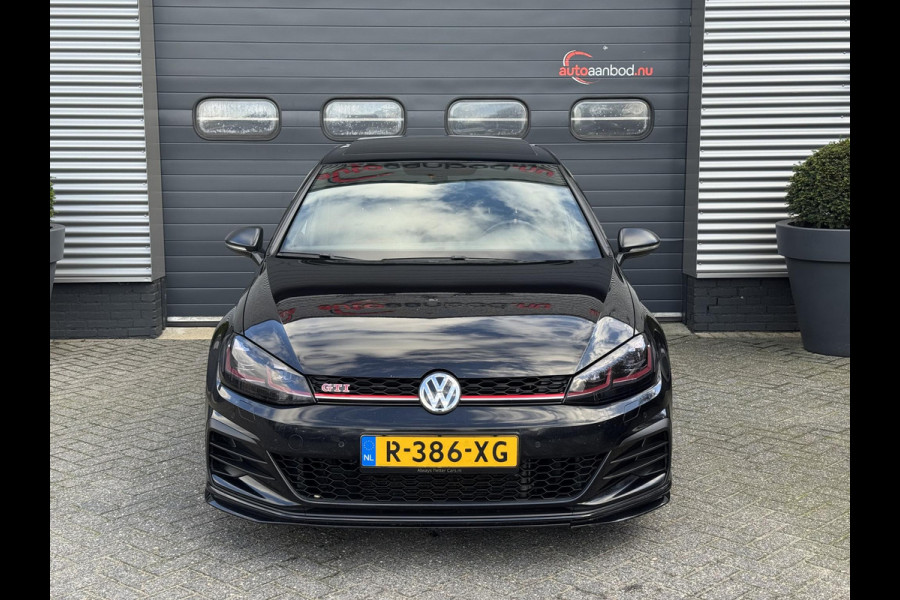 Volkswagen Golf 2.0 TSI GTI TCR | Panoramadak | Camera | Dynaudio | Adaptive Cruise Control | Navigatie | Volkswagen Golf 2.0 TSI GTI TCR | Panoramadak | Camera | Dynaudio | Adaptive Cruise Control | Navigatie |